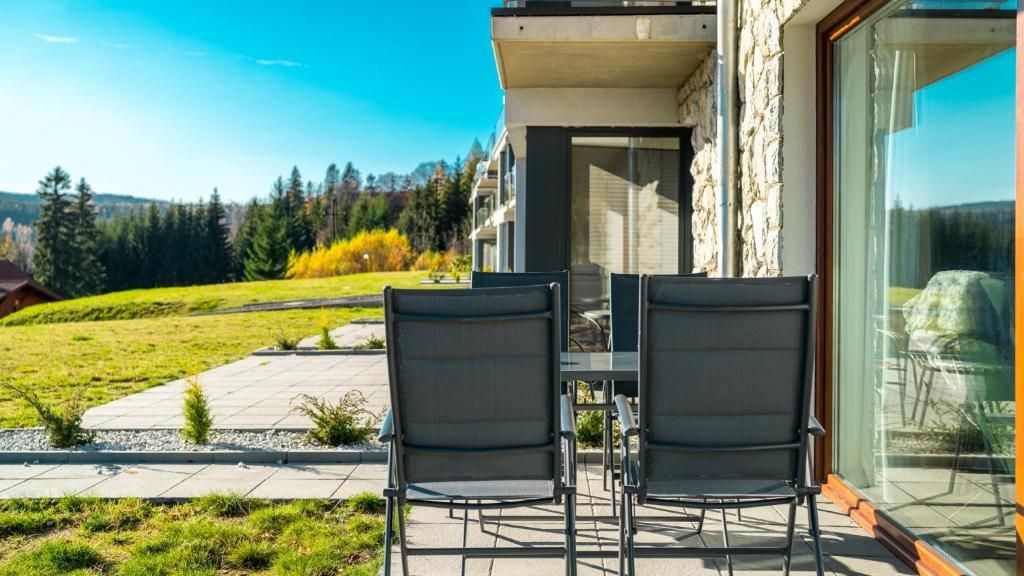 Vonkajšia záhrada v ubytovaní Apartamenty EverySky - Izerska 8
