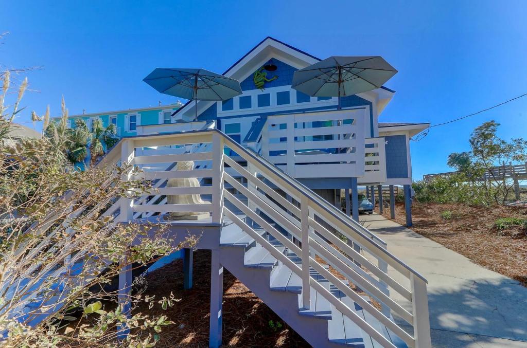 1619 E Ashley Namastay Oceanfront 4 Bedrooms, Folly Beach