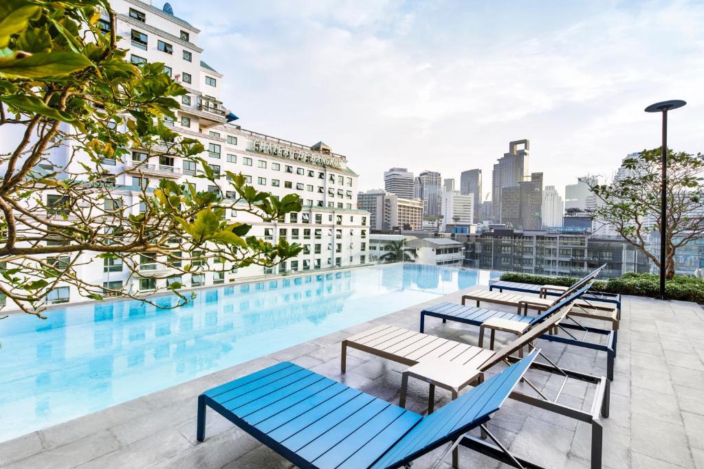 Басейн в или близо до The Quarter Ploenchit by UHG - SHA Extra Plus