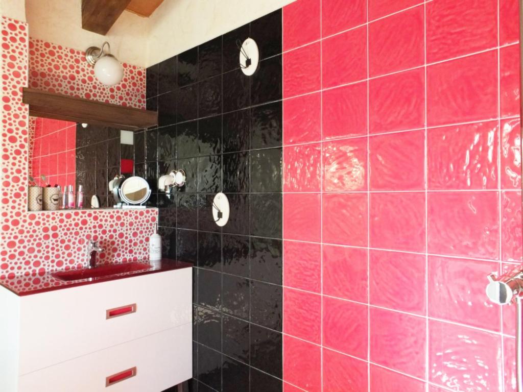 Kúpeľňa v ubytovaní Villa Tranquila a charming 4bedroom villa with air-conditioning & private swimming pool