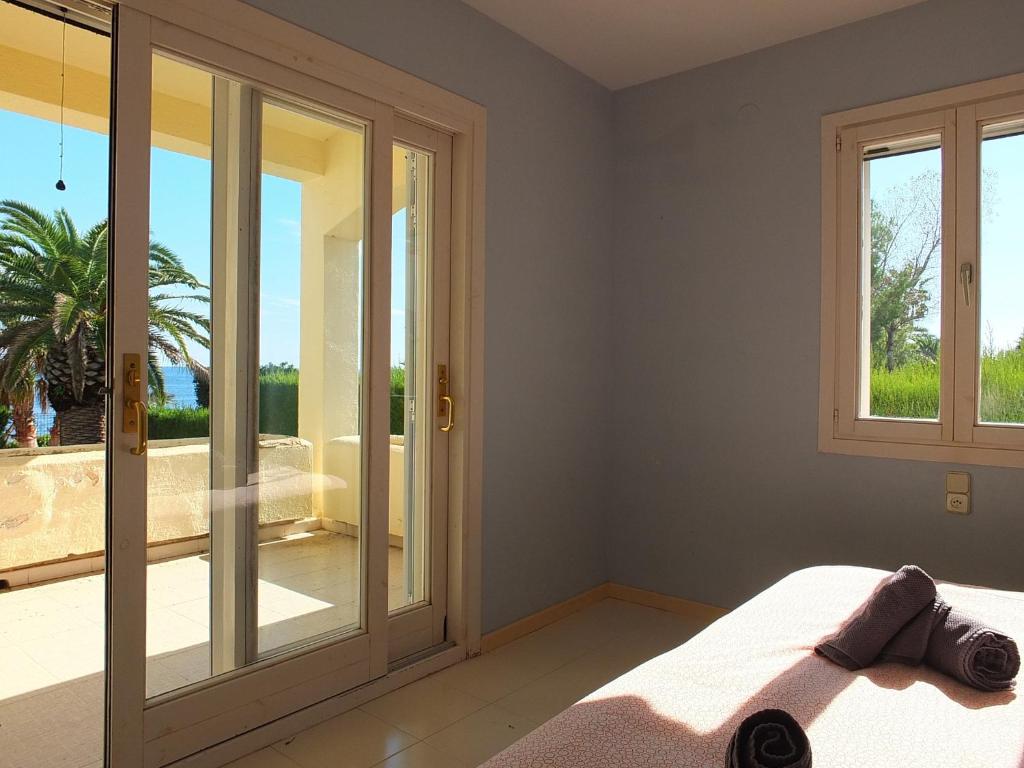 Posteľ alebo postele v izbe v ubytovaní Villa Catalina Stunning 4bedroom villa with air conditioning sea views & private swimming pool ideal for families