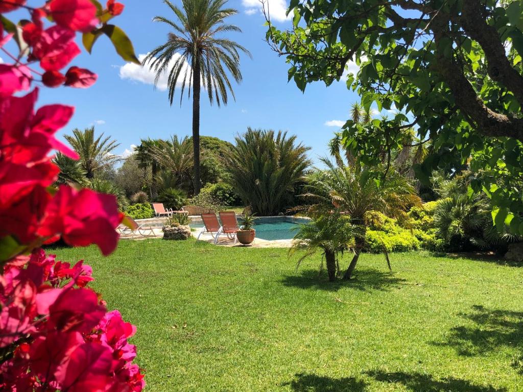 Ogród w obiekcie Luxury Sicily Villas by Geocharme