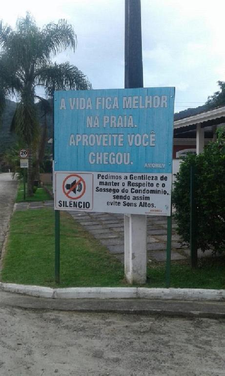  Casa em Ubatuba - Condomínio com acesso ao Rio Grande