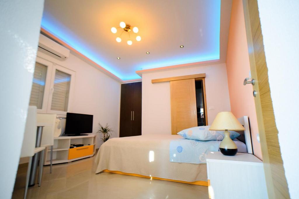 Lara Apartments - 11