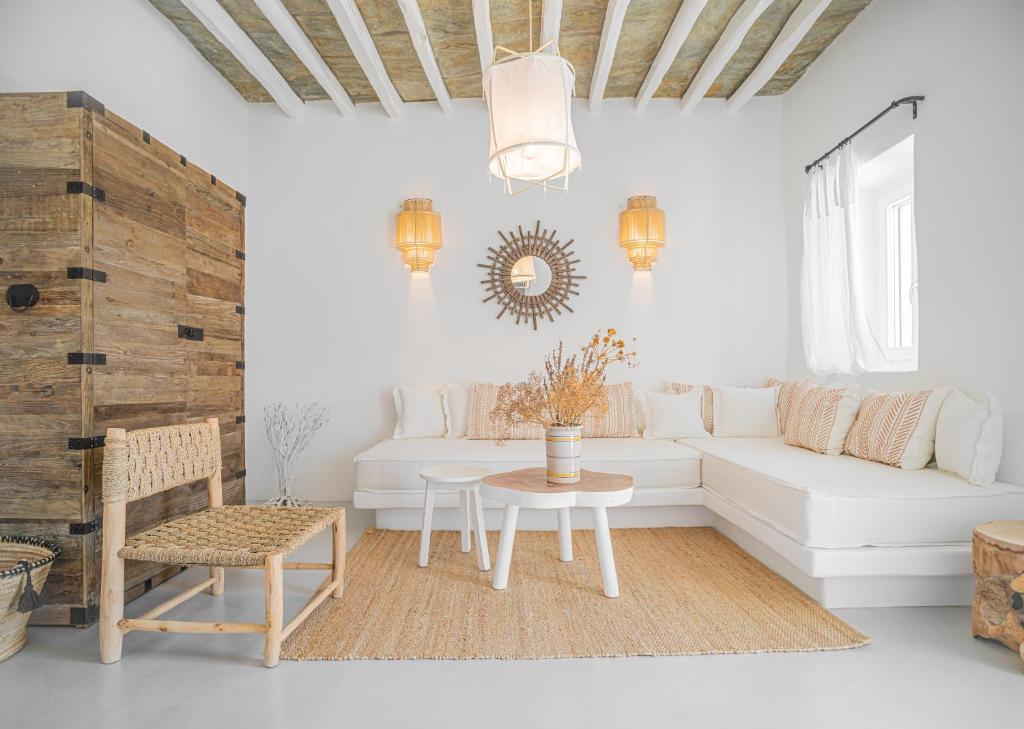 Istumisnurk majutusasutuses Makarias Traditional Luxury Villas