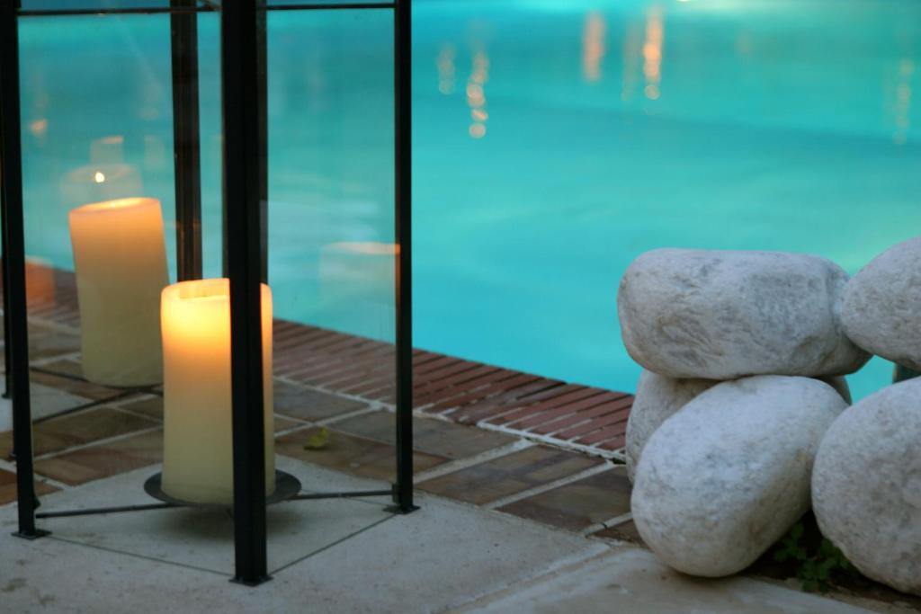 Bazén v ubytování Hotel Antonios nebo v jeho okolí
