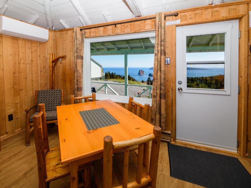 Fotografie z fotogalerie ubytování Au Pic de l'Aurore Motel-Chalets v destinaci Perce