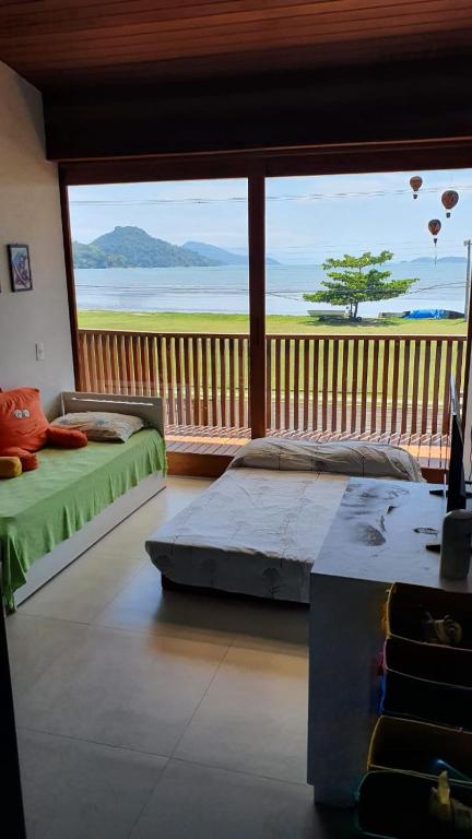  Casa moderna de frente para o mar na Jabaquara
