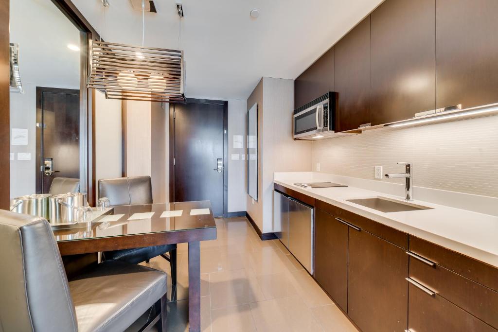 Kuchyň nebo kuchyňský kout v ubytování Jet Luxury at The Vdara