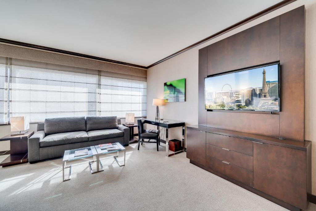 TV a/nebo společenská místnost v ubytování Jet Luxury at The Vdara