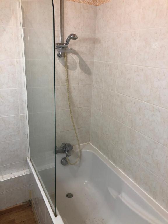 Salle de bains dans l'établissement Résidence Bardon-Perry