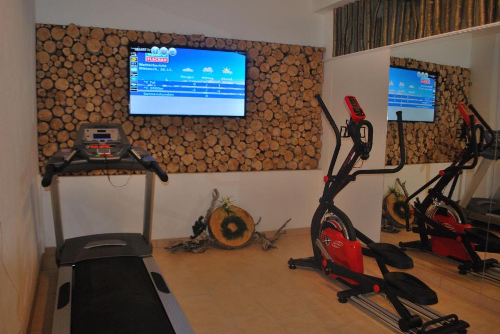 Fitness centrum a/nebo fitness zařízení v ubytování Hotel Alpenwelt Superior