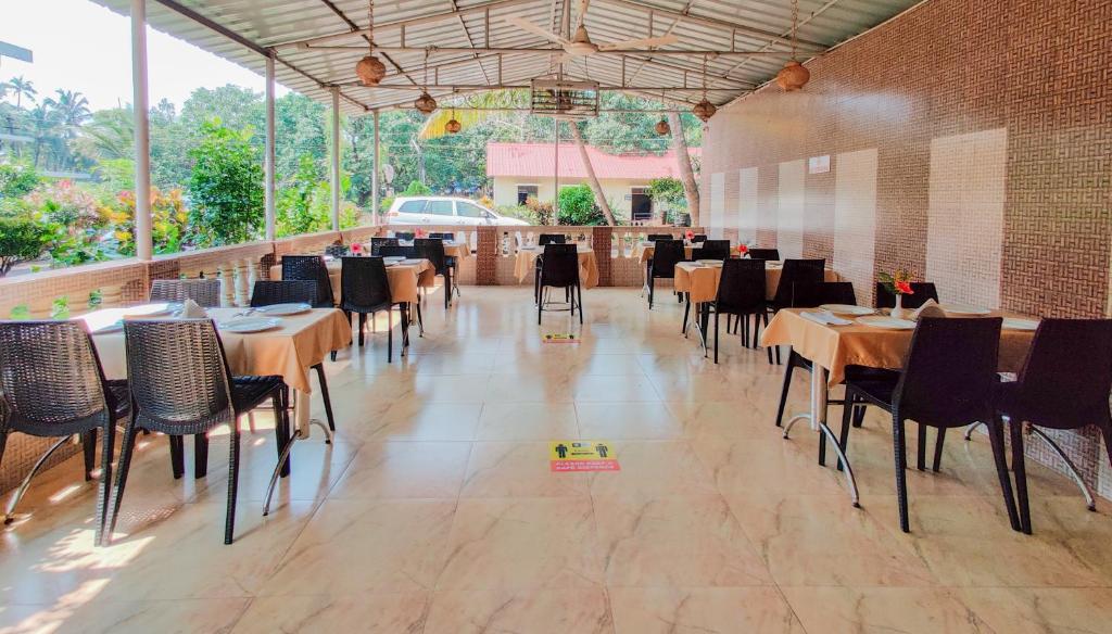 Restaurace v ubytování Hotel Siesta De Goa