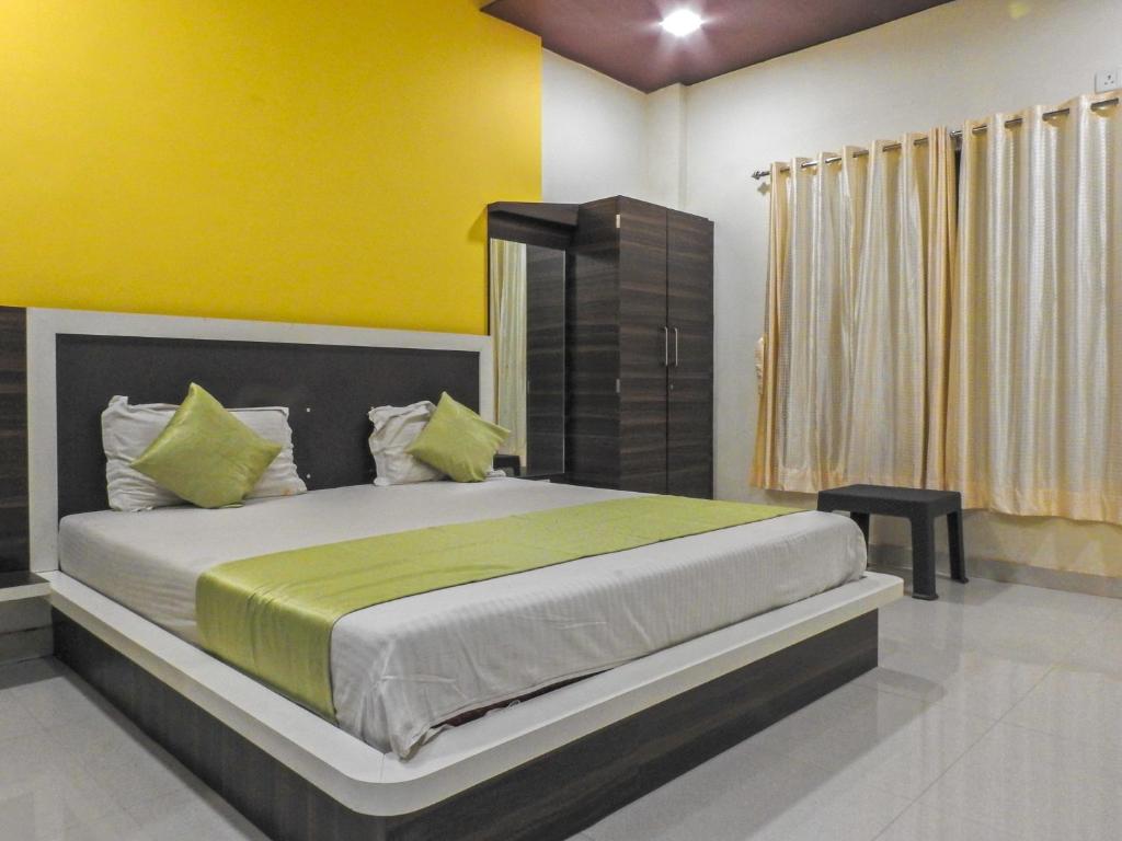 Evergreen Holidays Mahabaleshwar - Standard Room