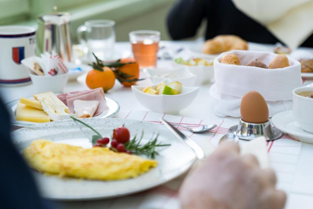 Hotel Delfino Lugano - Resim 11