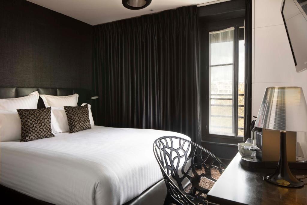 
Deluxe Double Room with Eiffel Tower view
