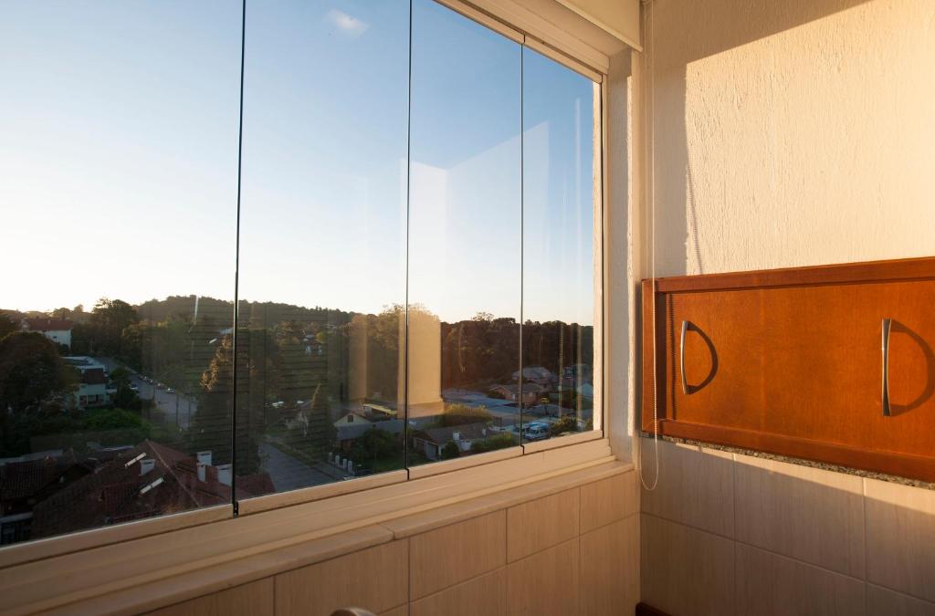 Apartamento completo com 2 quartos no centro de Canela