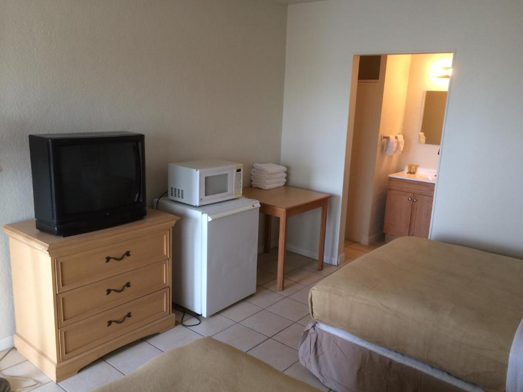 Lakeview Motel photo