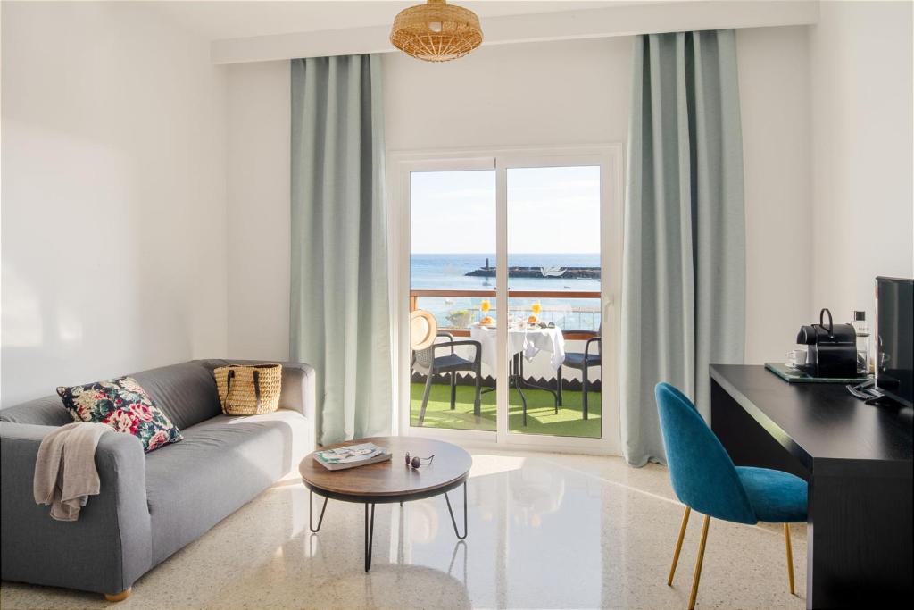 Posedenie v ubytovaní Apartamentos Islamar Arrecife