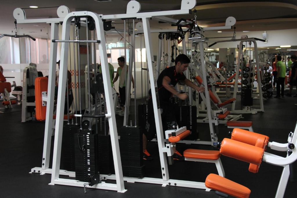 Fitness centrum a/nebo fitness zařízení v ubytování Hotel Real Zapopan