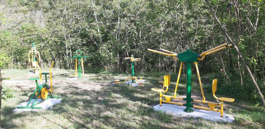 Herní místnost nebo prostor pro děti v ubytování Camping Ushuaïa Villages Le Viaduc