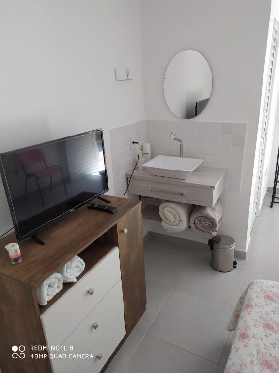  Pousada Casa Verde - quartos individuais - smart tv 32 - e banheiro privativo