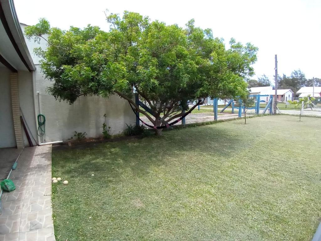  Casa Grande com amplo terreno em Imbé