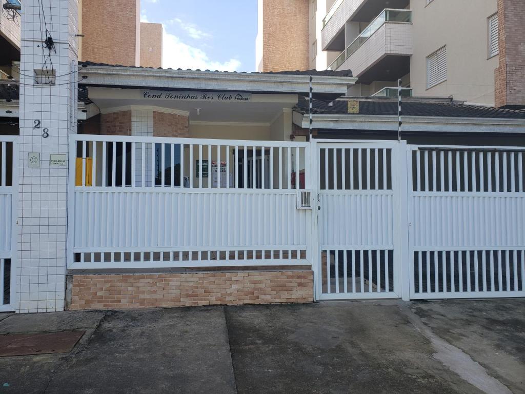  RR Toninhas 201B - Piscina Ubatuba! 5min da praia!