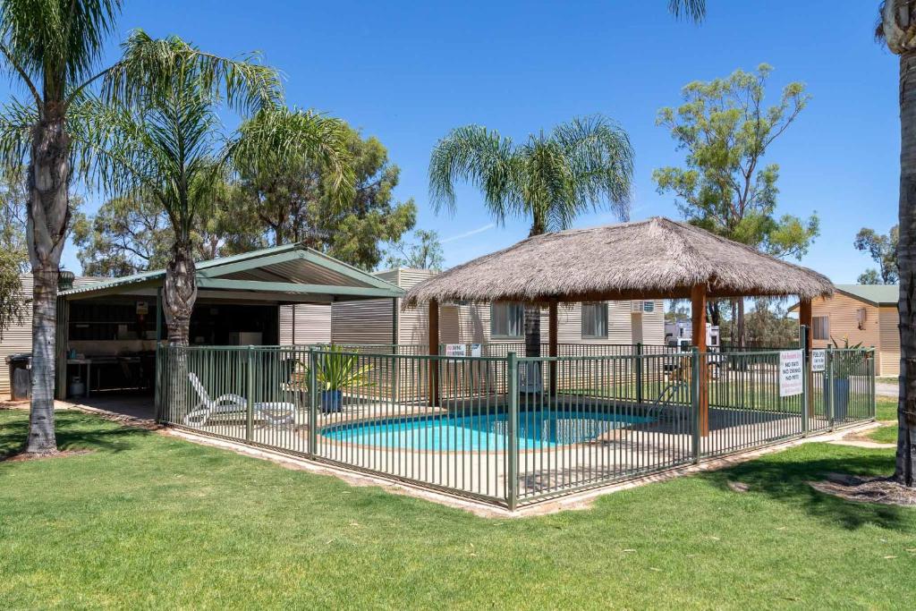 The swimming pool at or close to Paringa Caravan Park