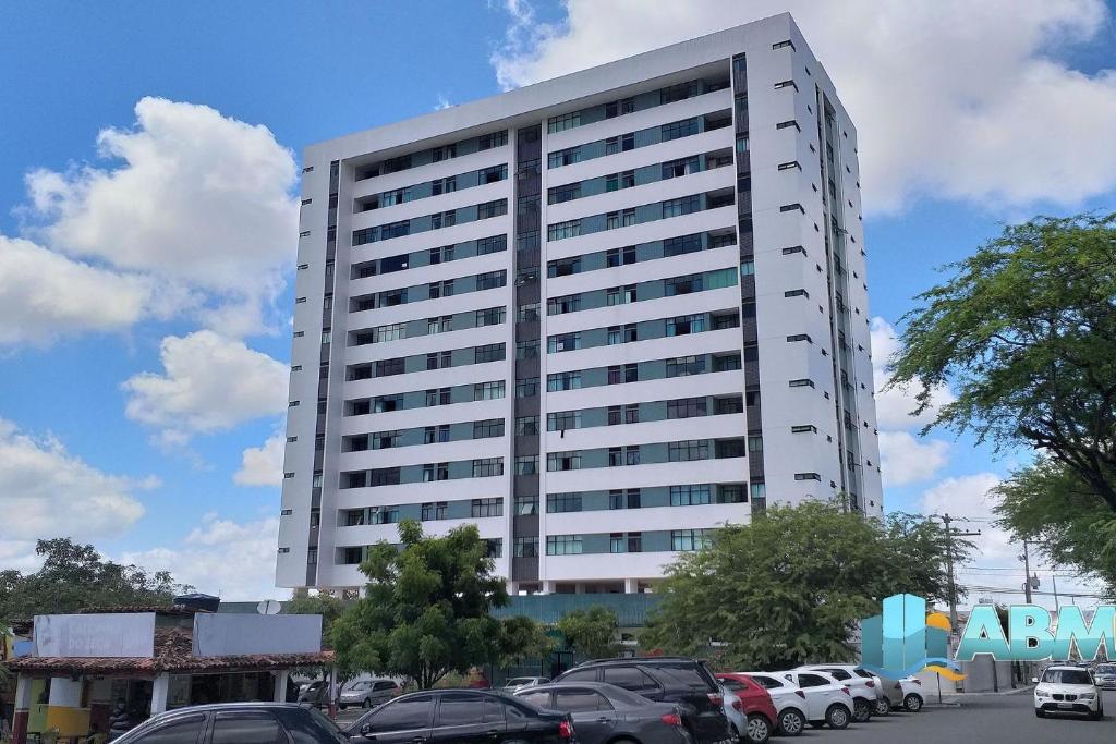  Apto mobiliado no bairro Universitário Ed Tenerife