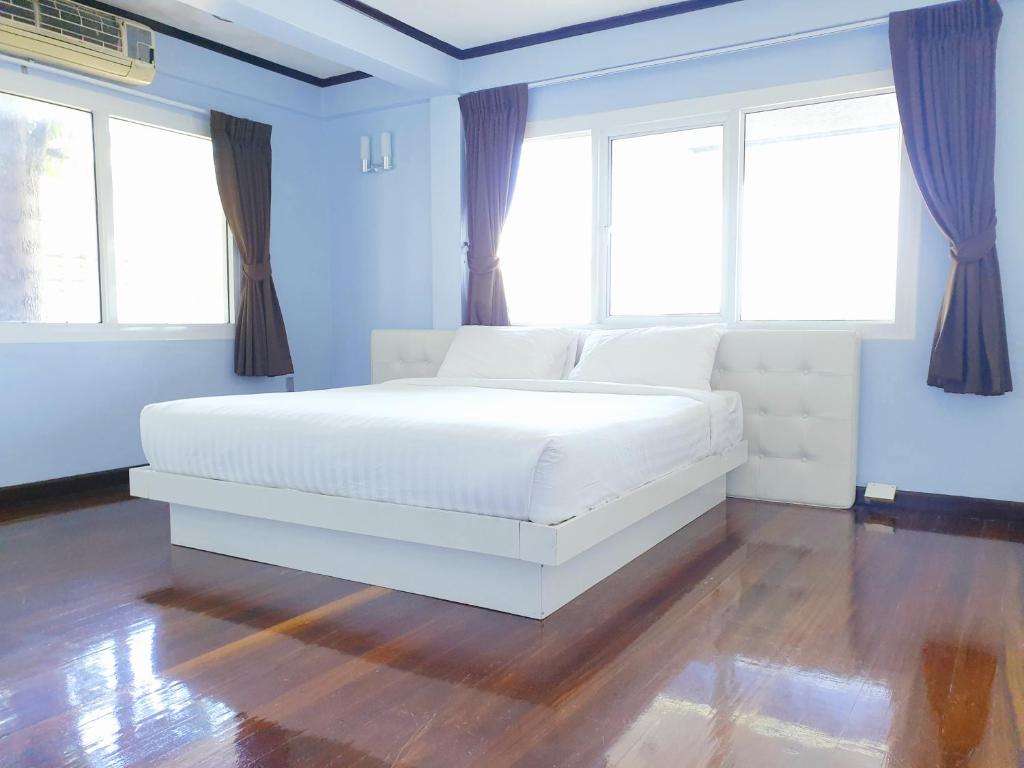 โรงแรม ชาโตว์วิสต้า - Haus Mit Vier Schlafzimmern