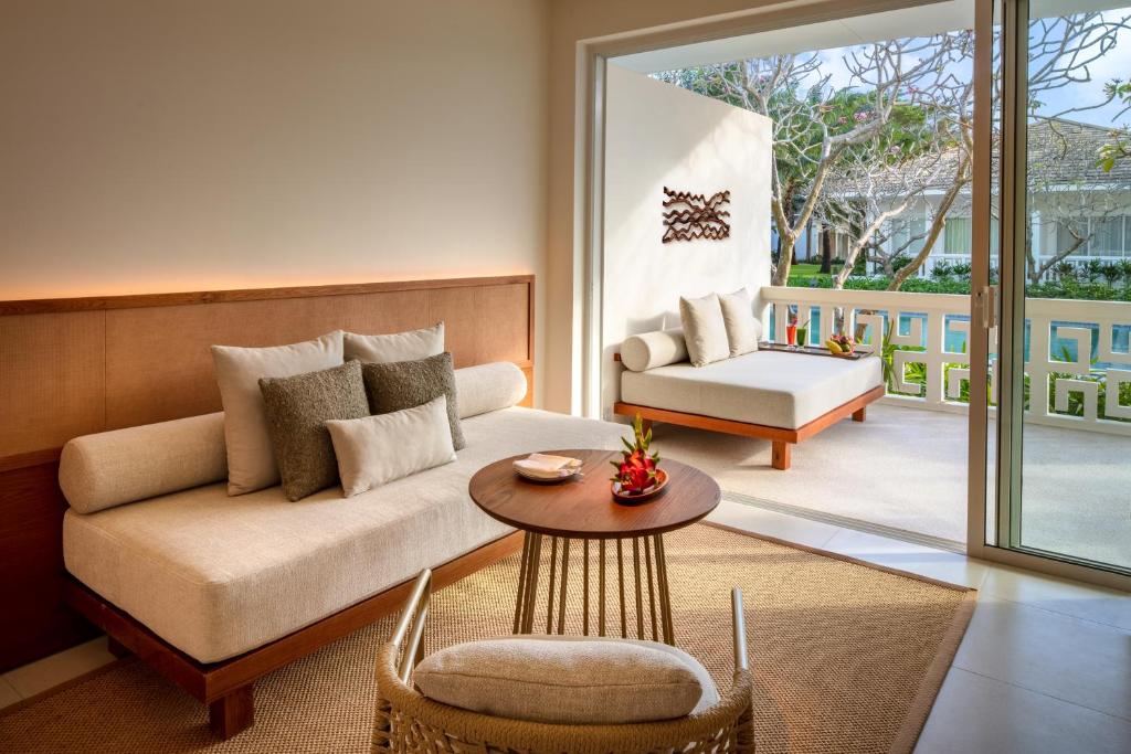 Deluxe Suite nhìn ra Hồ bơi