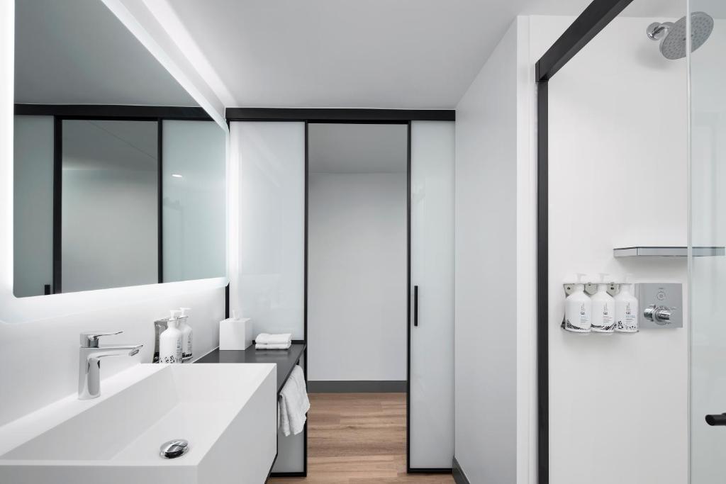 YOTEL Washington DC - Premium King
