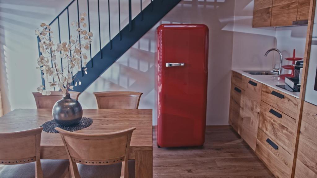 Kuchyň nebo kuchyňský kout v ubytování Hotel Els Caçadors de Ribes