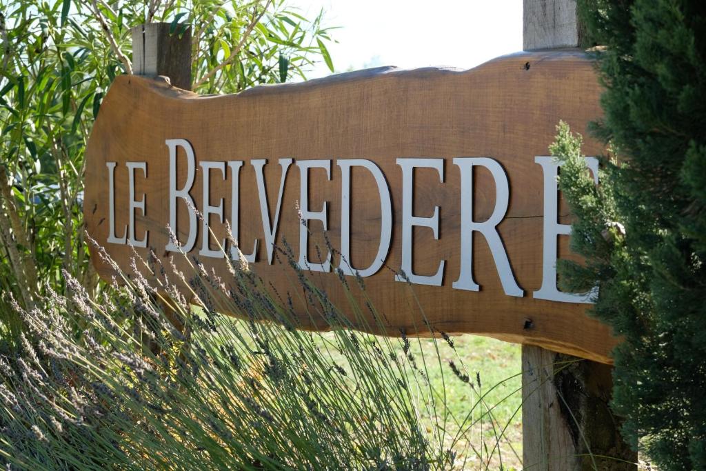 Certifikát, hodnocení, plakát nebo jiný dokument vystavený v ubytování Le Belvédère Hotel et Bien être