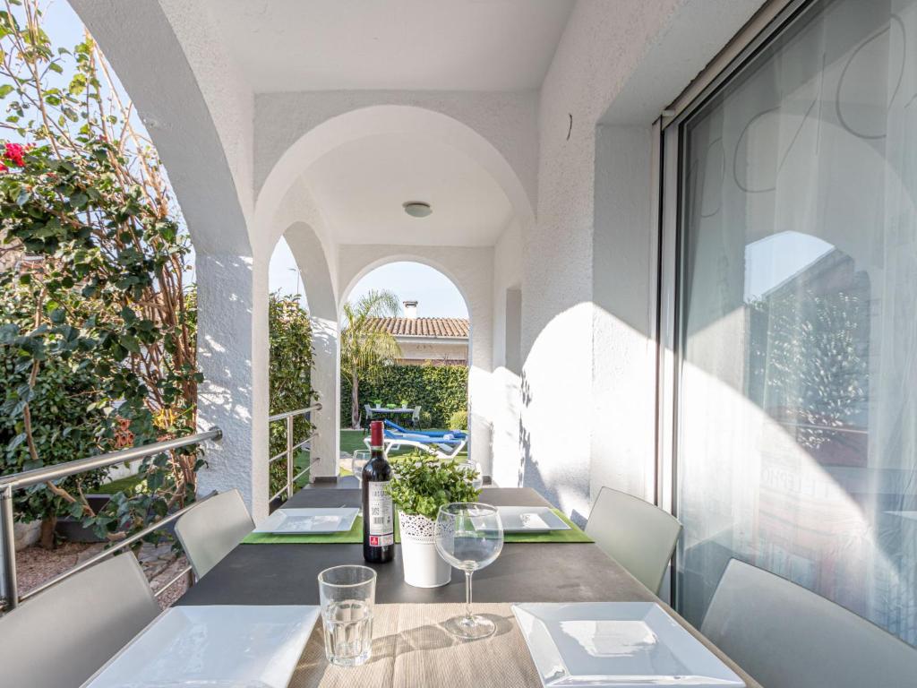 Posedenie v ubytovaní Holiday Home Alberes by Interhome