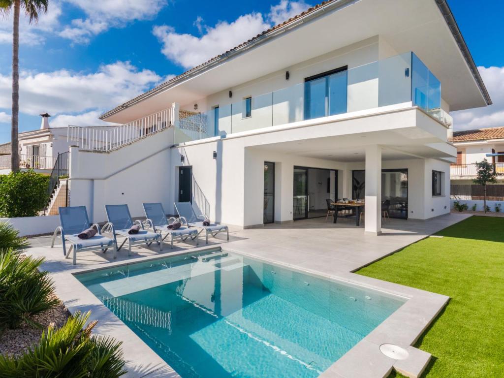 Bazén v ubytovaní Holiday Home Ca na Cati by Interhome alebo v jeho blízkosti