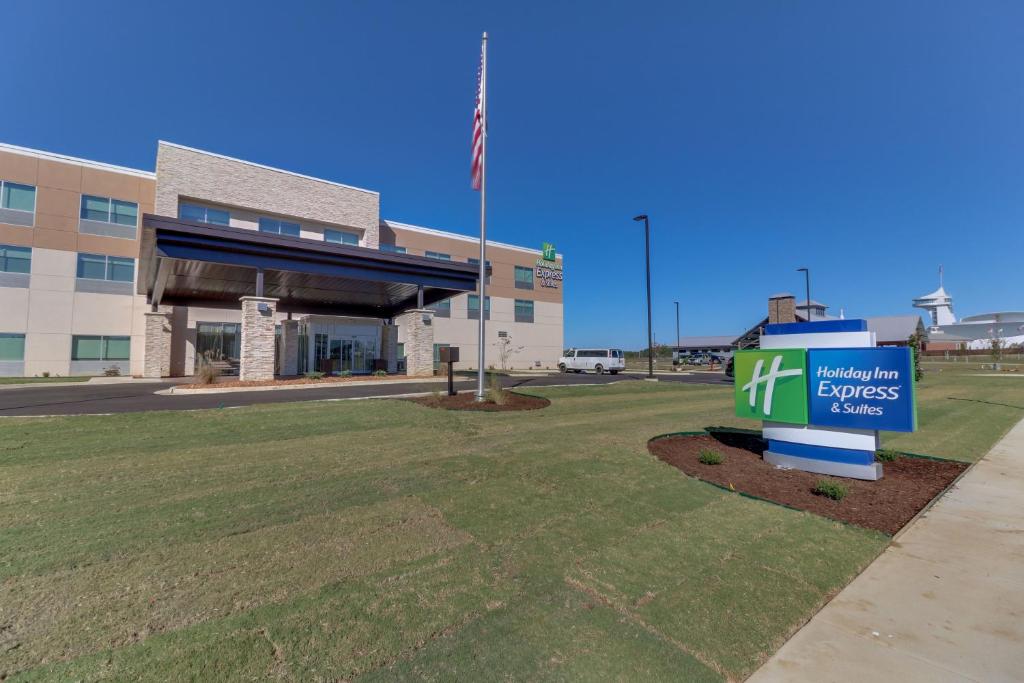 a building with a sign in front of a building at Holiday Inn Express & Suites - Union City, an IHG Hotel in Union City