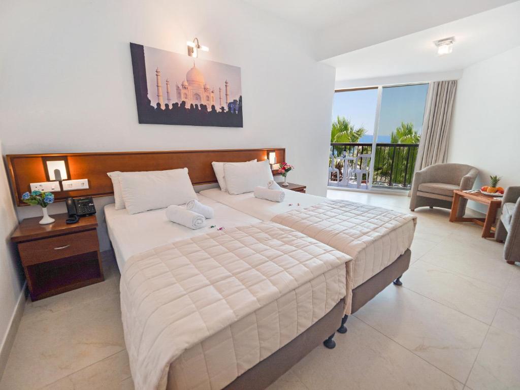 Avlida Hotel - Standard Room With Side Sea View