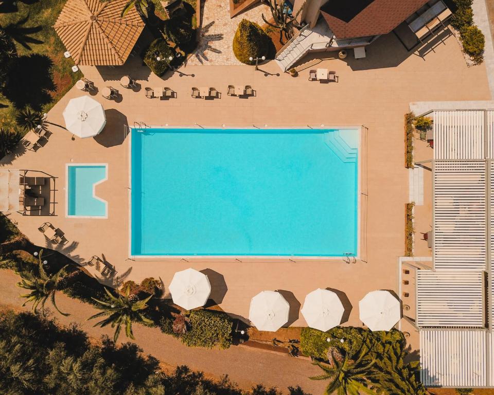 Bassein majutusasutuses Apollo Resort Art Hotel või selle lähedal