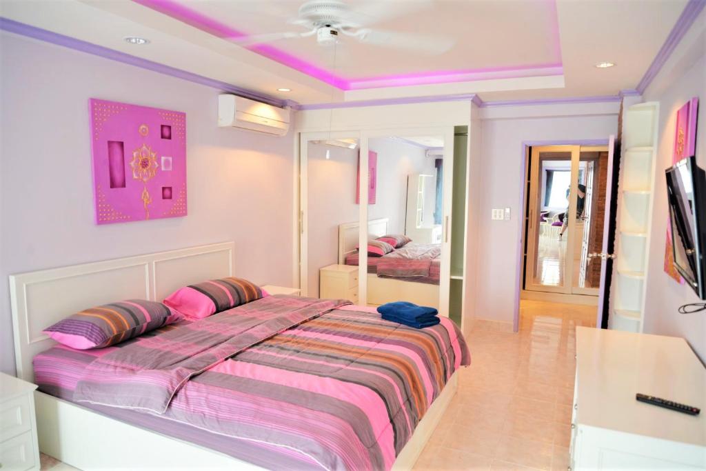 TV a/nebo společenská místnost v ubytování Superb 1 bed at Jomtien Beach