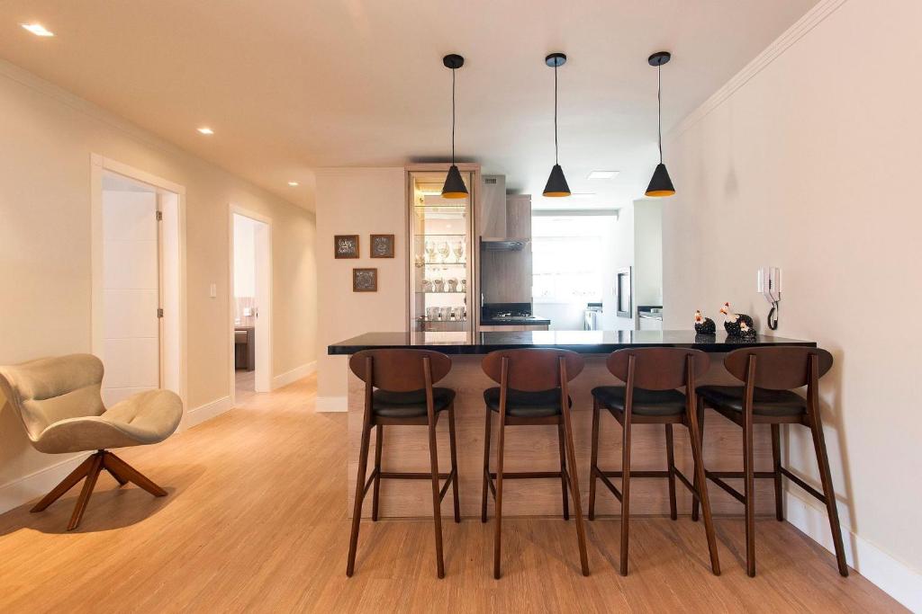  Apartamento junto à Rua Coberta de Canela - Alto Padrão