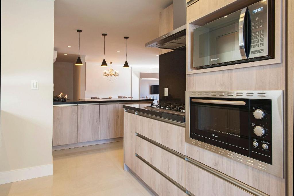  Apartamento junto à Rua Coberta de Canela - Alto Padrão