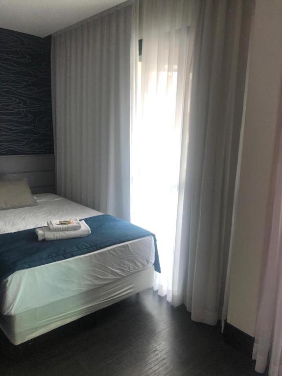  Lindo Flat à quinze metros da Oscar Freire - São Paulo