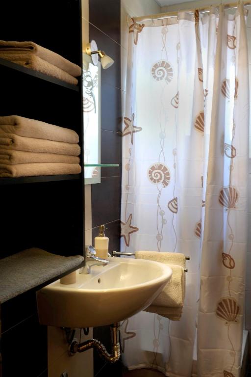 Nepheli Apartments and Studios - 11