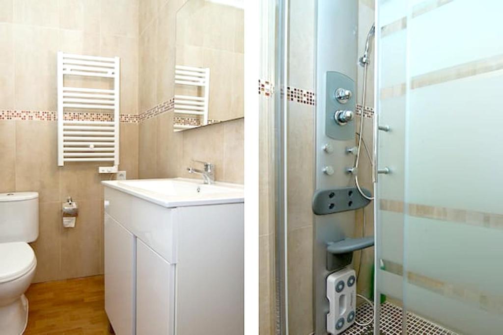 Kúpeľňa v ubytovaní Modern apartment in Torrevieja, 60 m², near beaches