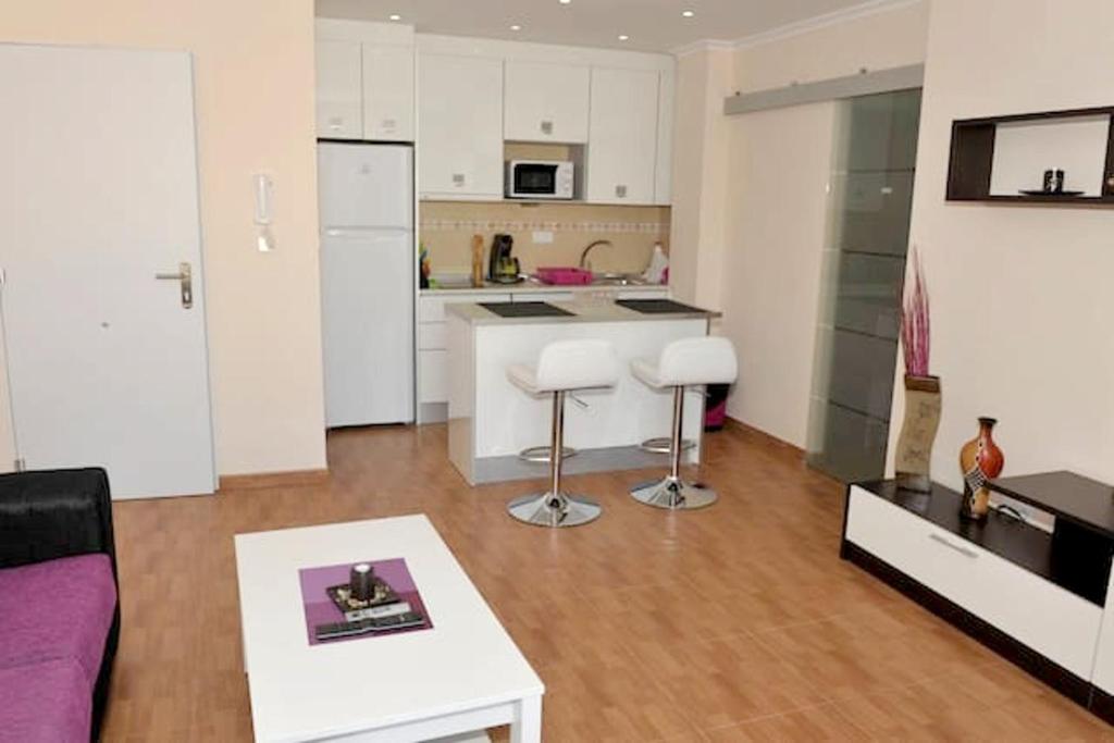 Kuchyňa alebo kuchynka v ubytovaní Modern apartment in Torrevieja, 60 m², near beaches