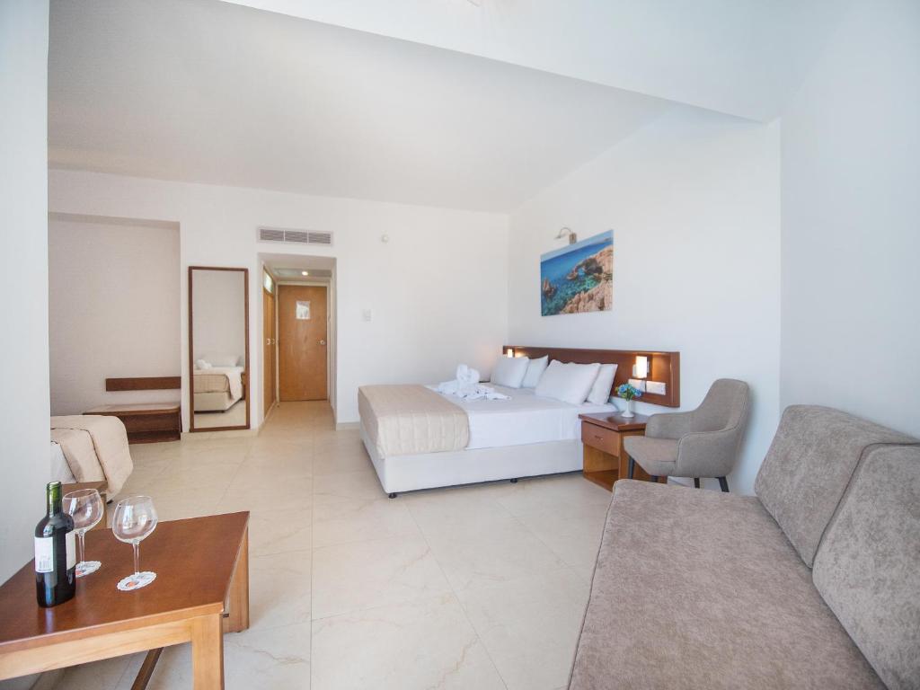 Avlida Hotel - Family Room With Pool View