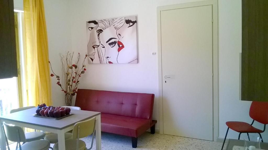 A seating area at Bright Apartment in Alcamo: 100 m² with Sea View
