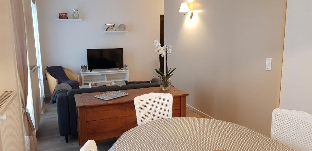 La maison Virginie appartements de 1 à 5 pers cosy central clim parking proximité port - 两卧室高级公寓